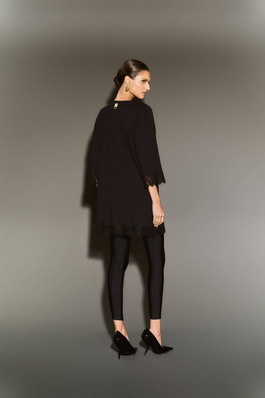 Blusa Longa Canelada Renda Barra - Preto BLU0109PTO