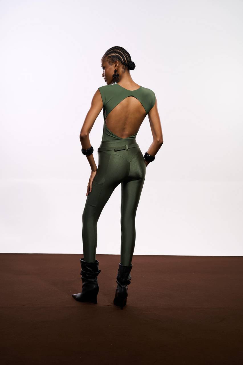 Body Decote V Costas - Verde Militar BOD0019VDMT