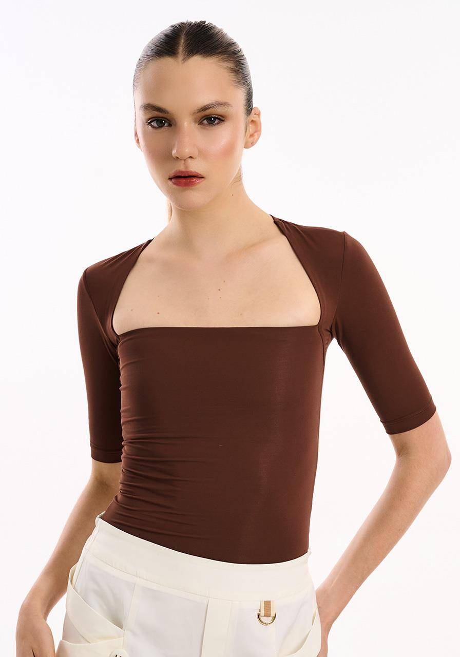 Blusa Decote Quadrado Fit - Chocolate BLU2143CHO