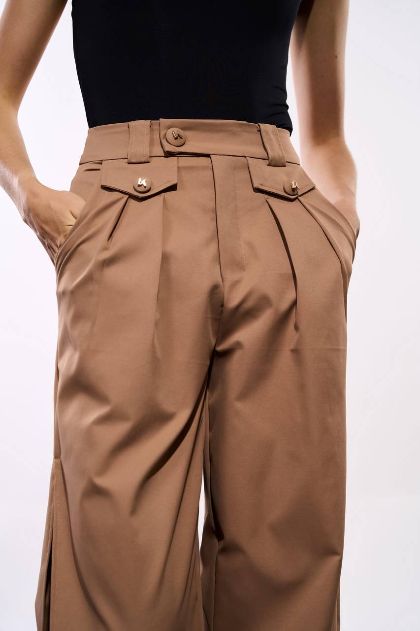 Calça Alfaiataria Cropped Maxi Fenda - Mocha CAL0114MCH