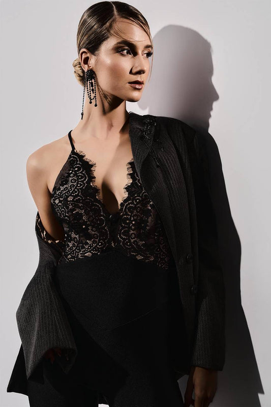 Macacão Justo Com Renda No Corpinho - Preto MAC0042PTO