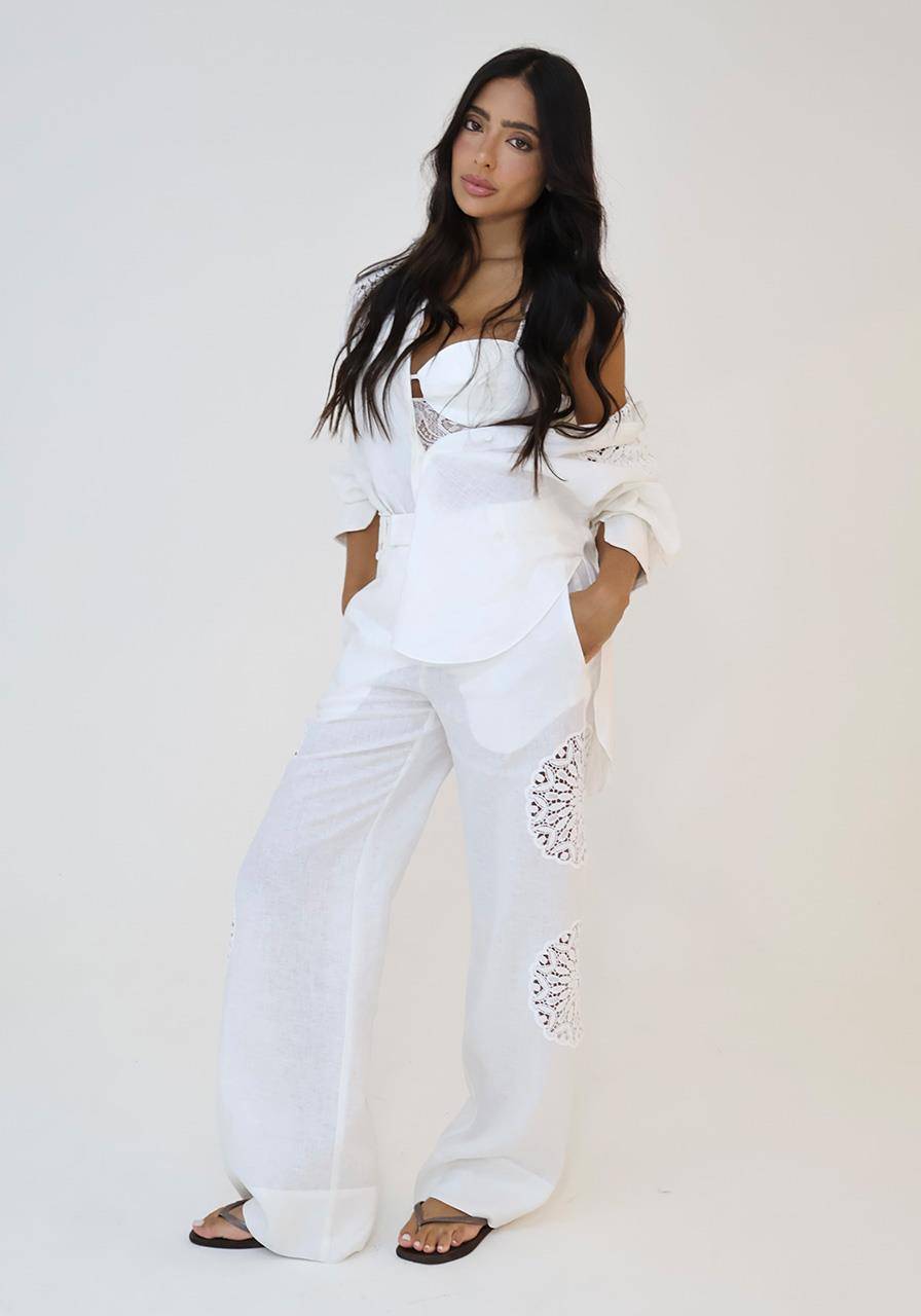 Calça Wide Reta Bordada Aplicação - Off White CAL2107OFF