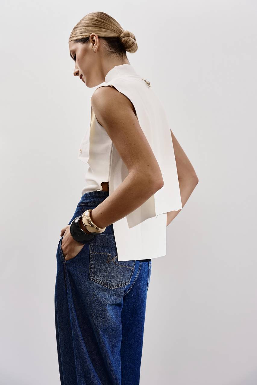 Blusa Gola Alta Com Fenda Lateral - Off White BLU2073OFF