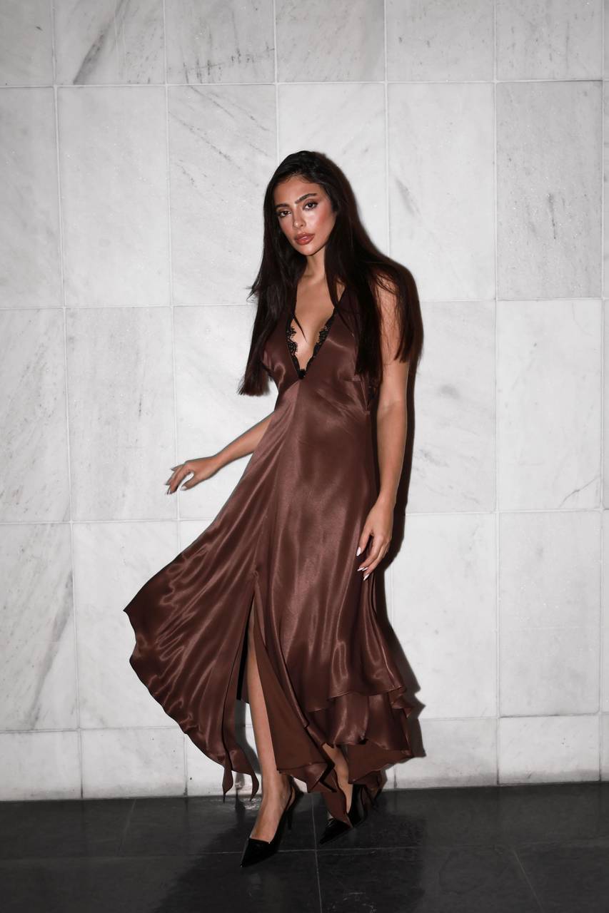 Vestido Decote V Longuete Detalhe Renda - Marrom VES0128MRO