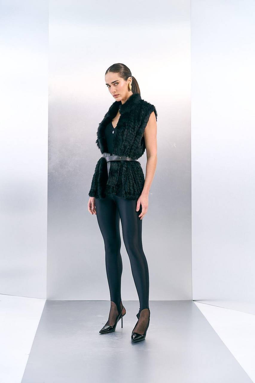 Calça De Lycra Com Pezinho - Preto CAL2059PTO